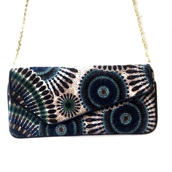 Urban Expressions Crossbody/Clutch - Picture 2 of 6